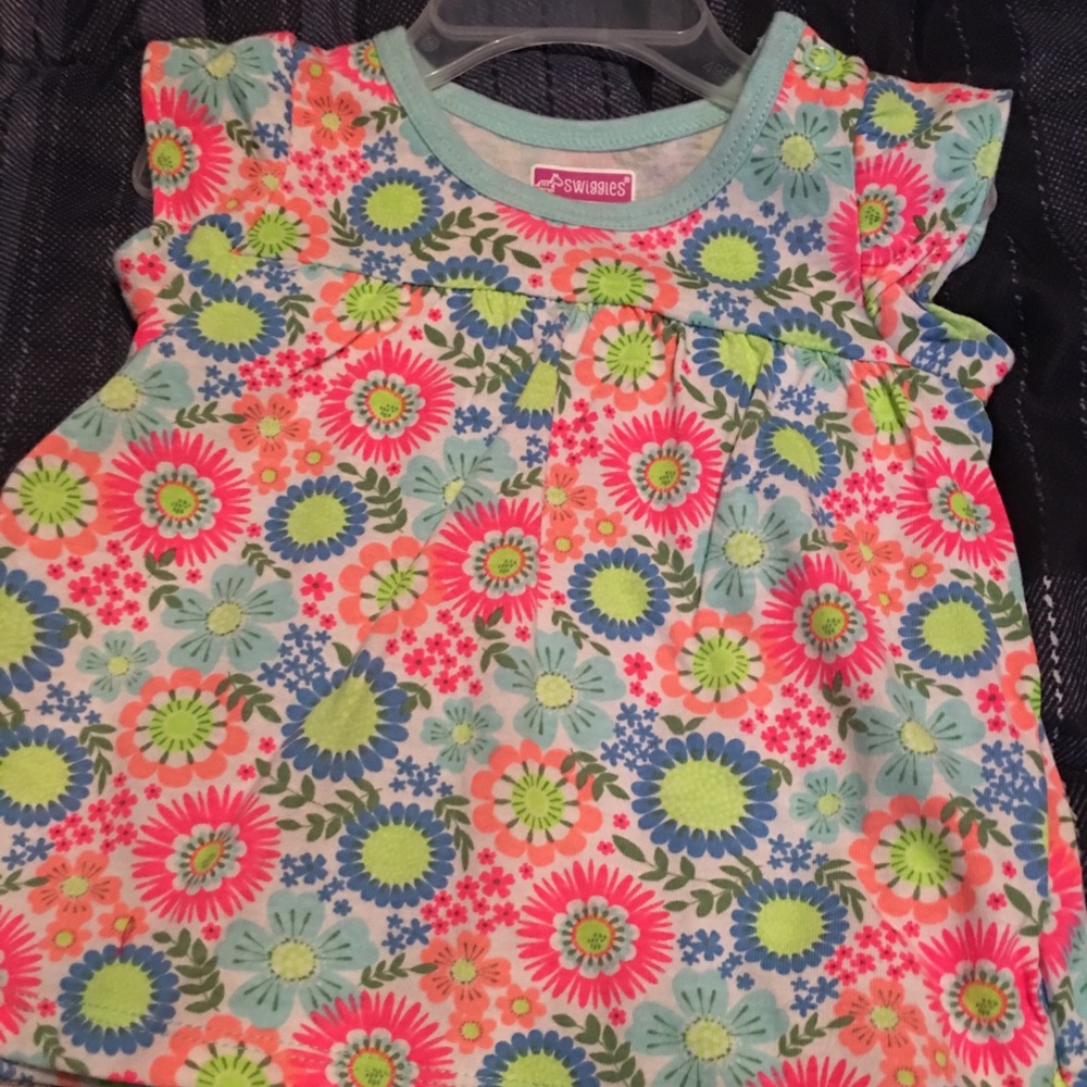 Floral Onesies 🎁💥NWT🎁💥🌸🌸